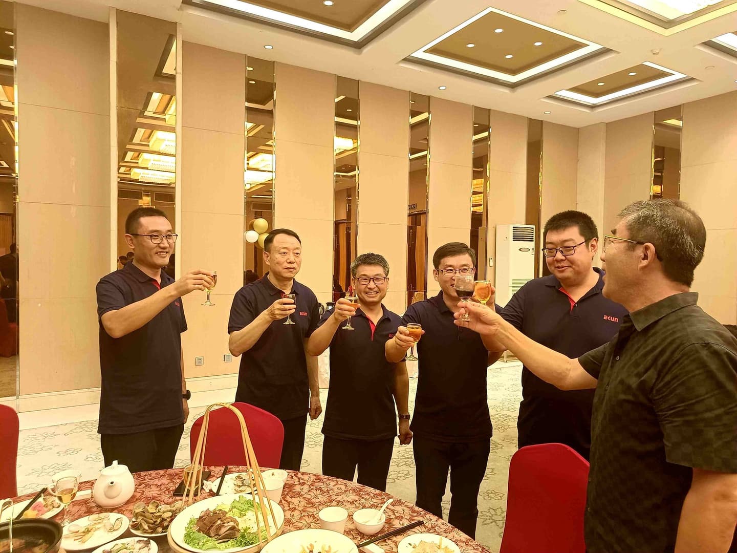 半年总结会现场 4